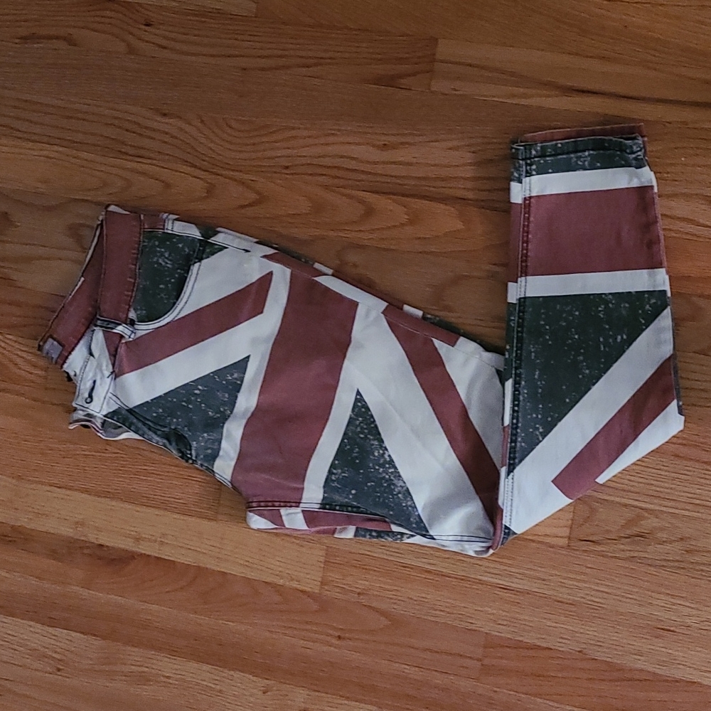 Iris Jeans - Picture 5 of 12